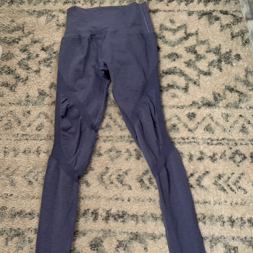 Alphalete aero leggings